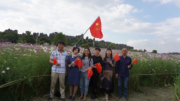 ˹ʯ֣ڻ뻨֮䣨2019ʫ ˹ʯ,ʯ,֮,,ʫ ִʫ 155035ae6avejvom89gzk5