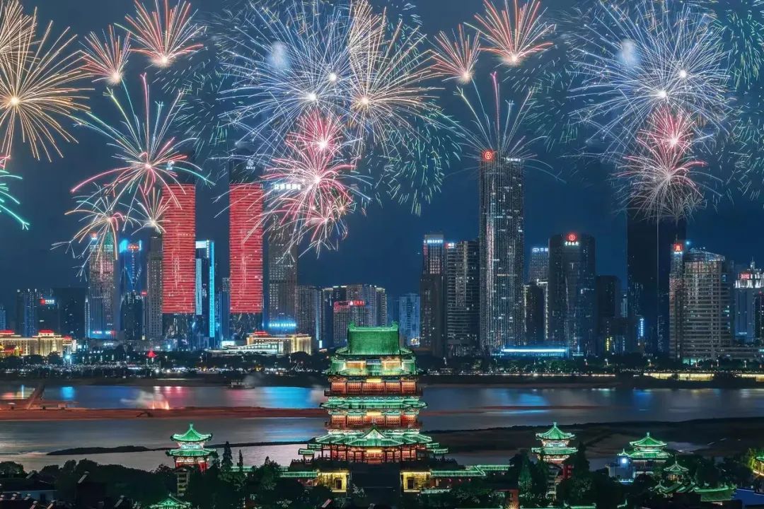 �滨ҫ��ˮ ��Ծӭ�´�  ɢ����� 070032vzqnn8m0qmf2qff6